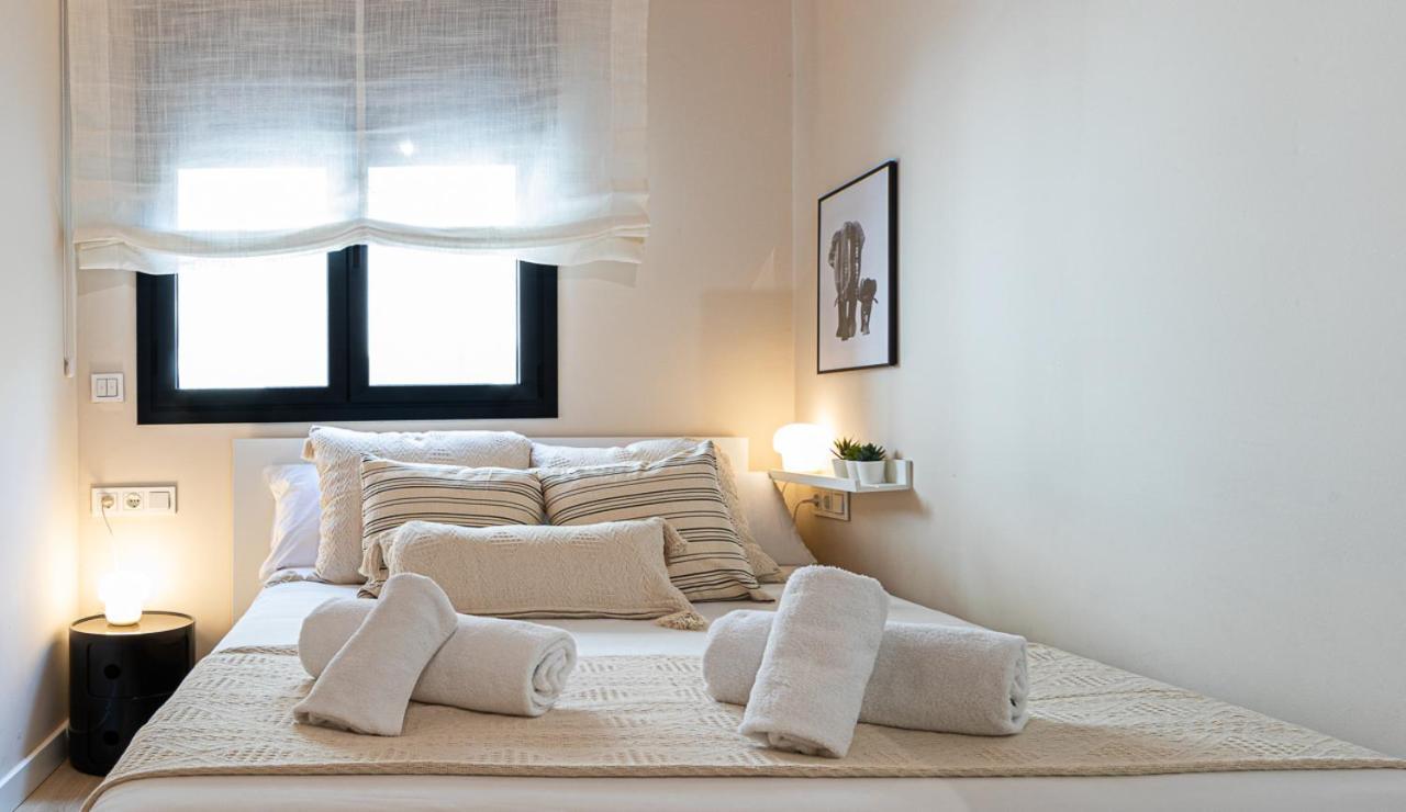 Barcelona Touch Apartments โอสปิตาเล็ต เดอ โยเบรกัต ภายนอก รูปภาพ